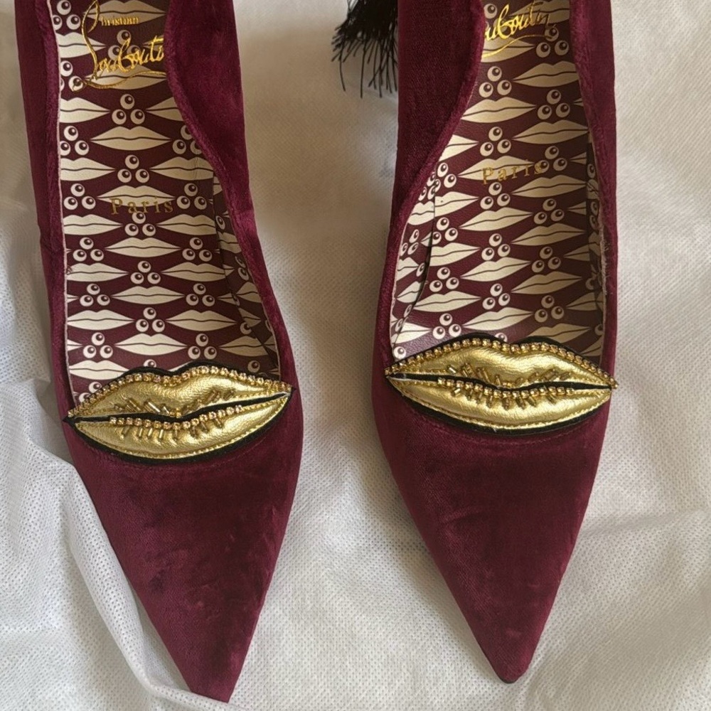 Christian Louboutin Hot Chick Kiss Velvet Burgundy Crystal Heel Pump Tassel Rare - Picture 9 of 13